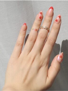NIB Nail Reformation Strawberry Sugar Short Almond Press-On Nails